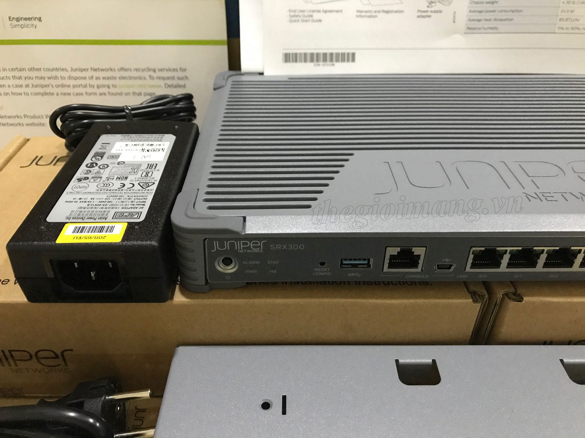 Juniper SRX300-SYS-JB